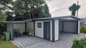 Garaż z płyty warstwowej firmy Garage Delux