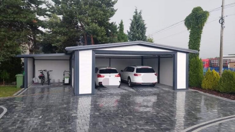 Garaż dwustanowiskowy z płyty warstwowej firmy Garage Delux