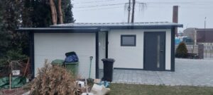 Garaż z płyty warstwowej firmy Garage Delux