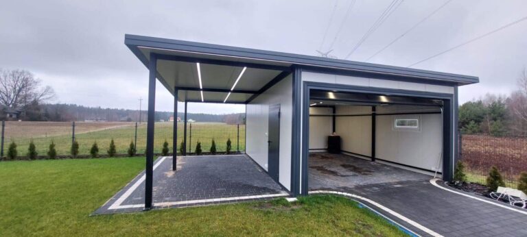 Garaż z płyty warstwowej firmy Garage Delux