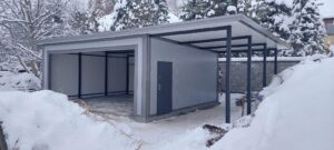 Garaż z płyty warstwowej firmy Garage Delux
