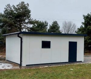 Garaż z płyty warstwowej firmy Garage Delux
