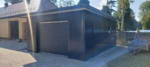 Garaż z płyty warstwowej firmy Garage Delux