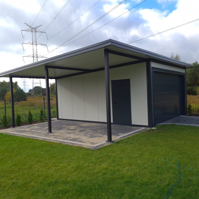 Garaż z płyty warstwowej firmy Garage Delux