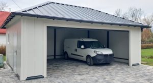 Garaż z płyty warstwowej 7x6m z dachem kopertowym4