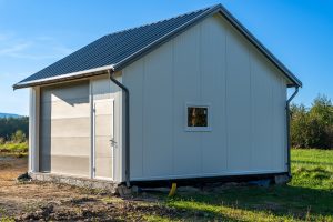 garaż ocieplany z płyty warstwowej PiR 35m2
