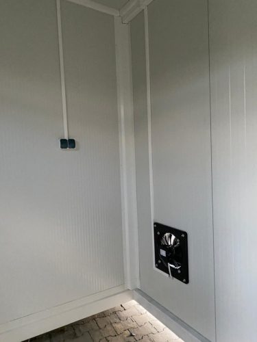 Kontener z pełnym wyposażeniem