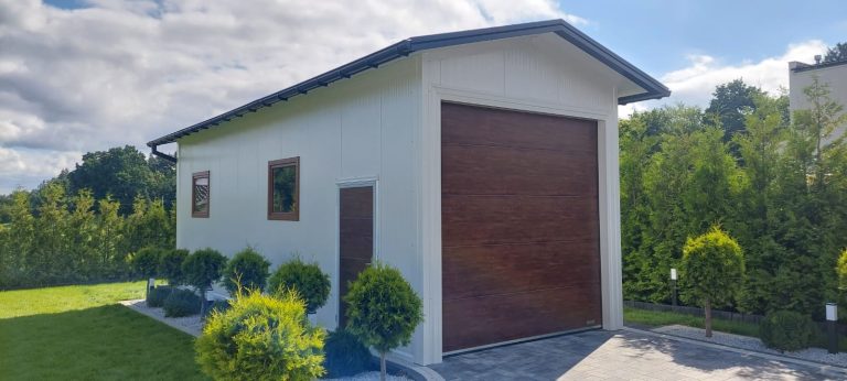garaż z płyty warstwowej mały- garage delux
