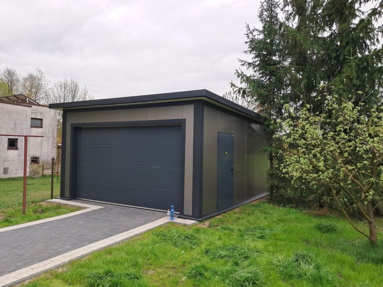 Garaż z płyty warstwowej 5m x 6m
