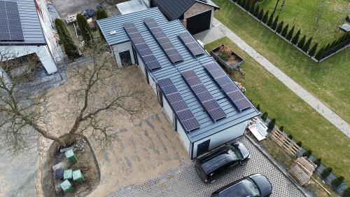 Garaż ocieplany z płyty warstwowej PiR