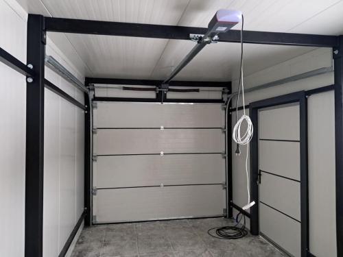 Garaż Ocieplany z Płyty Warstwowej PiR 3m x 6m - środek