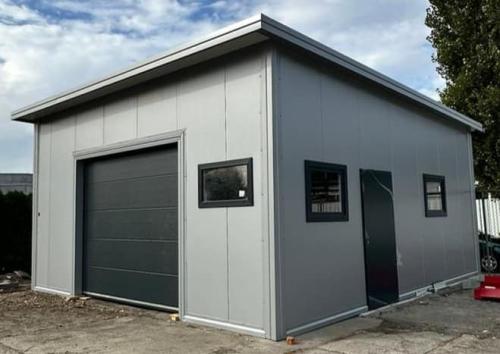 Garaż ocieplany 45m2 z płyty warstwowej PiR - 4