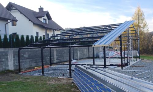 Garaż ocieplany z wiatą z płyty warstwowej zdj12