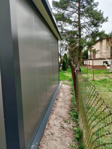 Garaż z płyty warstwowej 5m x 6m