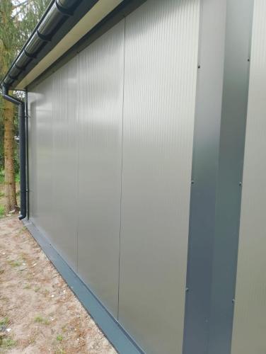 Garaż z płyty warstwowej 5m x 6m