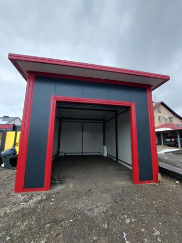 Garaż z płyty warstwowej 7x5m dach płaski zd1
