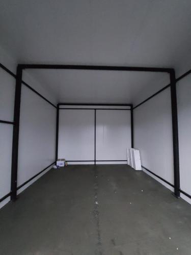 Garaż z płyty warstwowej 7x5m dach płaski zdj7