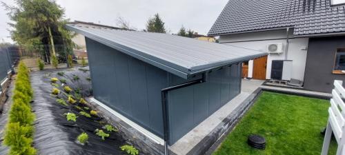 Garaż ocieplany z płyty warstwowej Garage Delux 35m2 - bok